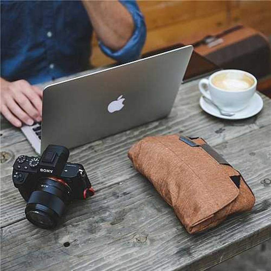 Peak Design Peak Design Tan Field Pouch | Bag Organisers And Accessories